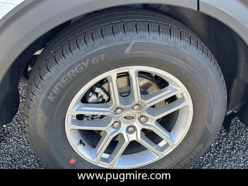 New 2026 Ford Explorer Active RWD image 17