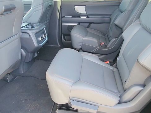 New 2025 Ford Expedition Max Active image 15