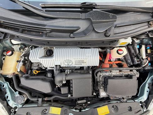 Used 2014 Toyota Prius Two image 9