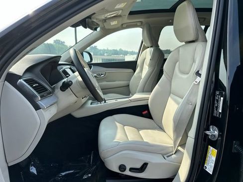 Certified 2024 Volvo XC90 B5 Core w/ Protection Package Premier AWD/4WD image 19