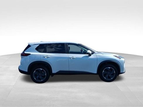 Used 2024 Nissan Rogue SV FWD image 6