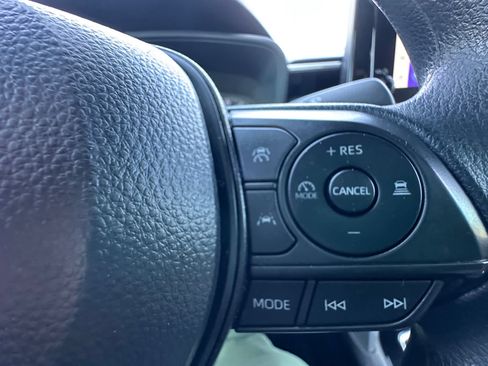 Used 2025 Toyota Corolla Cross AWD Hybrid image 28