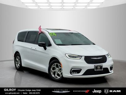 Used 2024 Chrysler Pacifica Limited