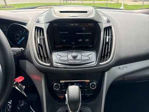 Used 2015 Ford Escape SE w/ Equipment Group 201A FWD image 18