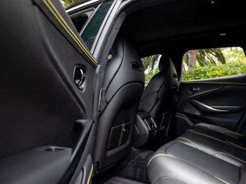 Used 2021 Aston Martin DBX AWD/4WD image 14