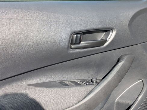 Used 2025 Toyota Corolla LE image 13