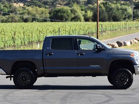 Used 2014 Toyota Tundra SR5 w/ SR5 Upgrade Package RWD image 28