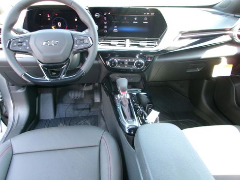 New 2026 Chevrolet Trax RS w/ Sunroof Package FWD image 13