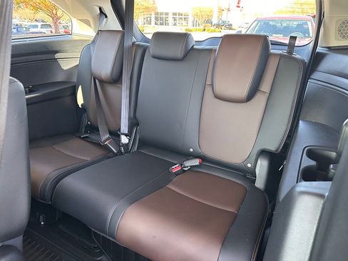 Used 2025 Honda Odyssey Elite image 15