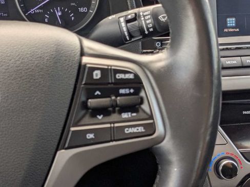 Used 2017 Hyundai Elantra Limited FWD image 22