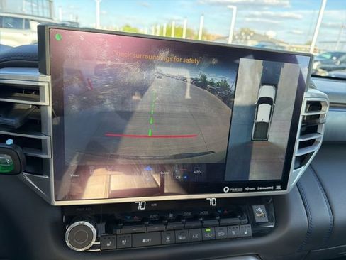 Used 2023 Toyota Tundra Platinum w/ Advanced Package AWD/4WD image 5