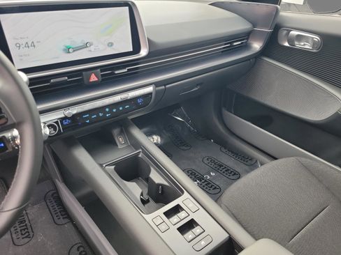 New 2025 Hyundai Ioniq 6 SE image 6