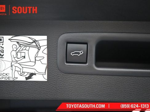 Used 2023 Toyota Highlander Platinum AWD/4WD image 34