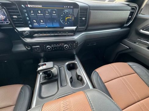 Used 2025 Chevrolet Silverado 1500 High Country w/ Technology Package AWD/4WD image 3