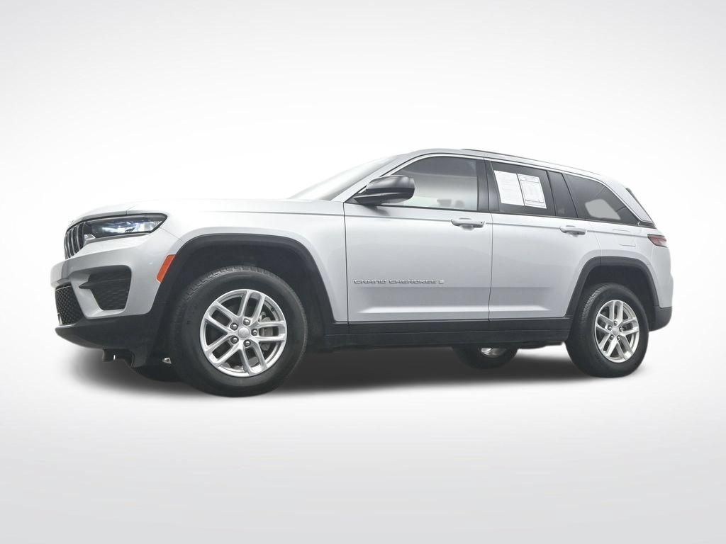Used 2025 Jeep Grand Cherokee Laredo X AWD/4WD image 38
