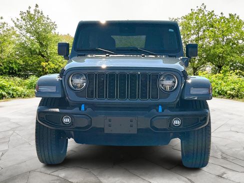 Used 2024 Jeep Wrangler Sport S image 2
