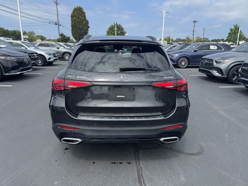 Used 2025 Mercedes-Benz GLC 350e 4MATIC image 9