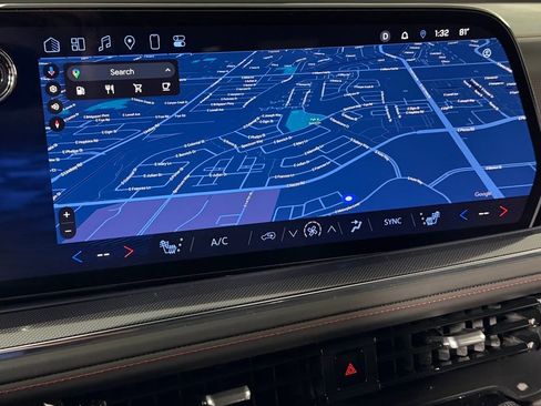 Used 2025 Chevrolet Suburban RST image 18