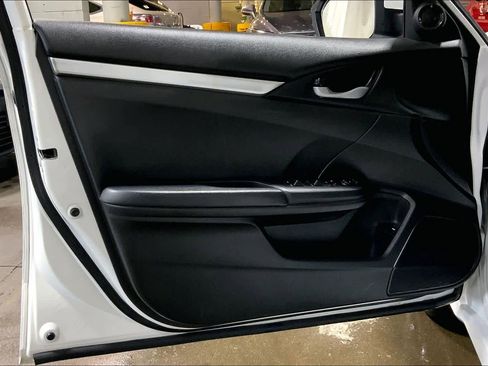 Used 2019 Honda Civic Sport image 22