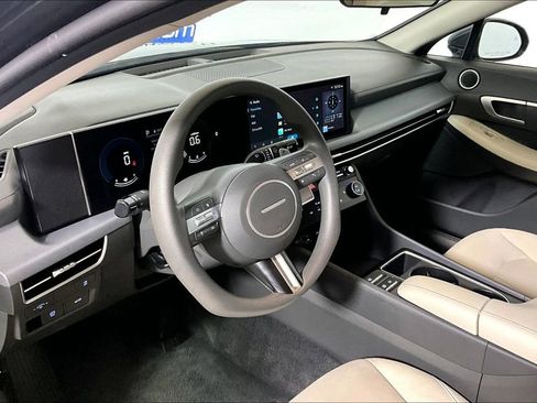 Used 2025 Hyundai Sonata SEL FWD image 10