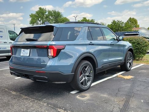 New 2026 Ford Explorer ST-Line w/ ST-Line Street Pack AWD/4WD image 4