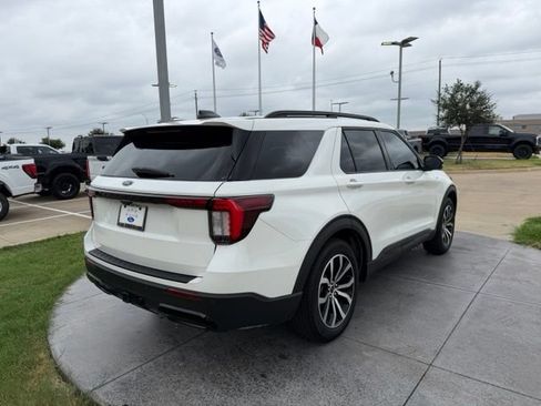 Used 2025 Ford Explorer ST-Line w/ Premium Package RWD image 7