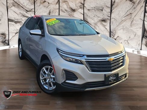 Used 2022 Chevrolet Equinox LT w/ LPO, Floor Liner Package AWD/4WD image 1