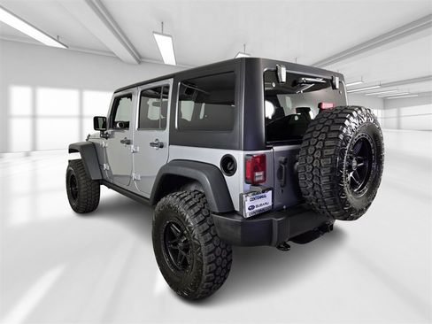 Used 2017 Jeep Wrangler Unlimited Rubicon w/ Max Tow Package image 4
