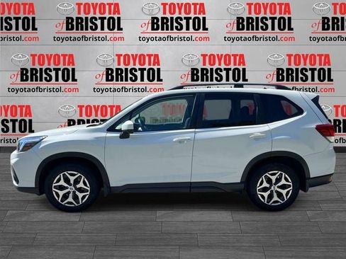 Used 2019 Subaru Forester Premium AWD/4WD image 7