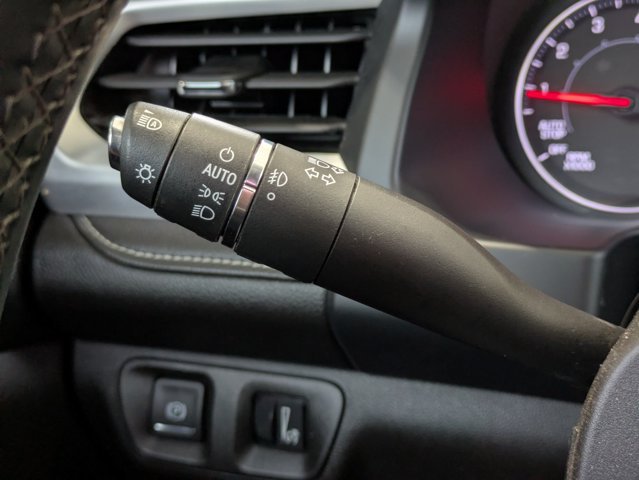 Used 2023 GMC Acadia SLT AWD/4WD image 7