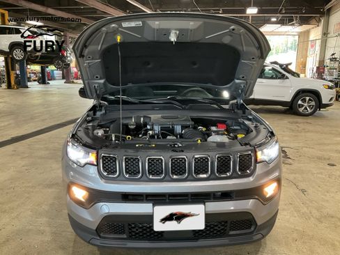Used 2023 Jeep Compass Latitude AWD/4WD image 30