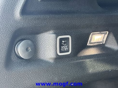 Used 2025 Jeep Grand Cherokee L Limited w/ Luxury Tech Group II AWD/4WD image 27