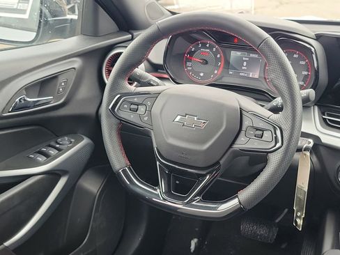 Used 2025 Chevrolet Trax RS image 27