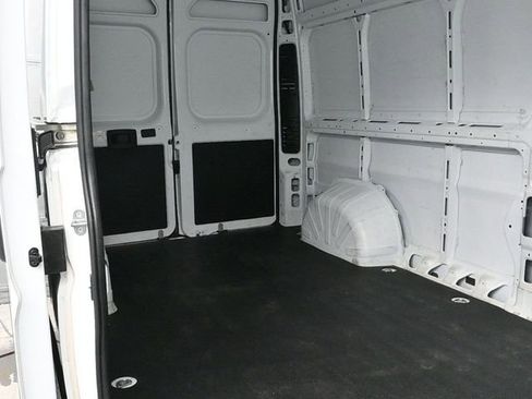 Used 2024 RAM ProMaster 2500 w/ Convenience Group image 12