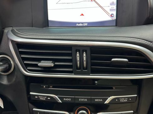 Used 2017 INFINITI QX30 Premium w/ Navigation Package image 22