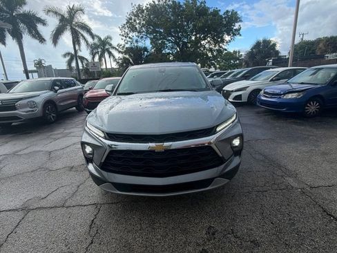 Used 2025 Chevrolet Blazer LT FWD image 2