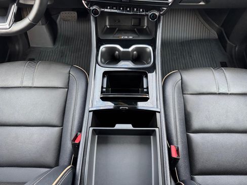 Used 2026 Chevrolet Traverse High Country w/ LPO, Floor Liner Package AWD/4WD image 12