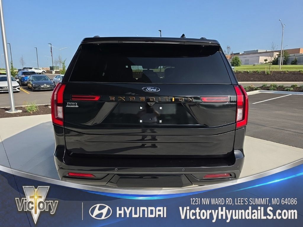 Used 2025 Ford Expedition Tremor AWD/4WD image 4