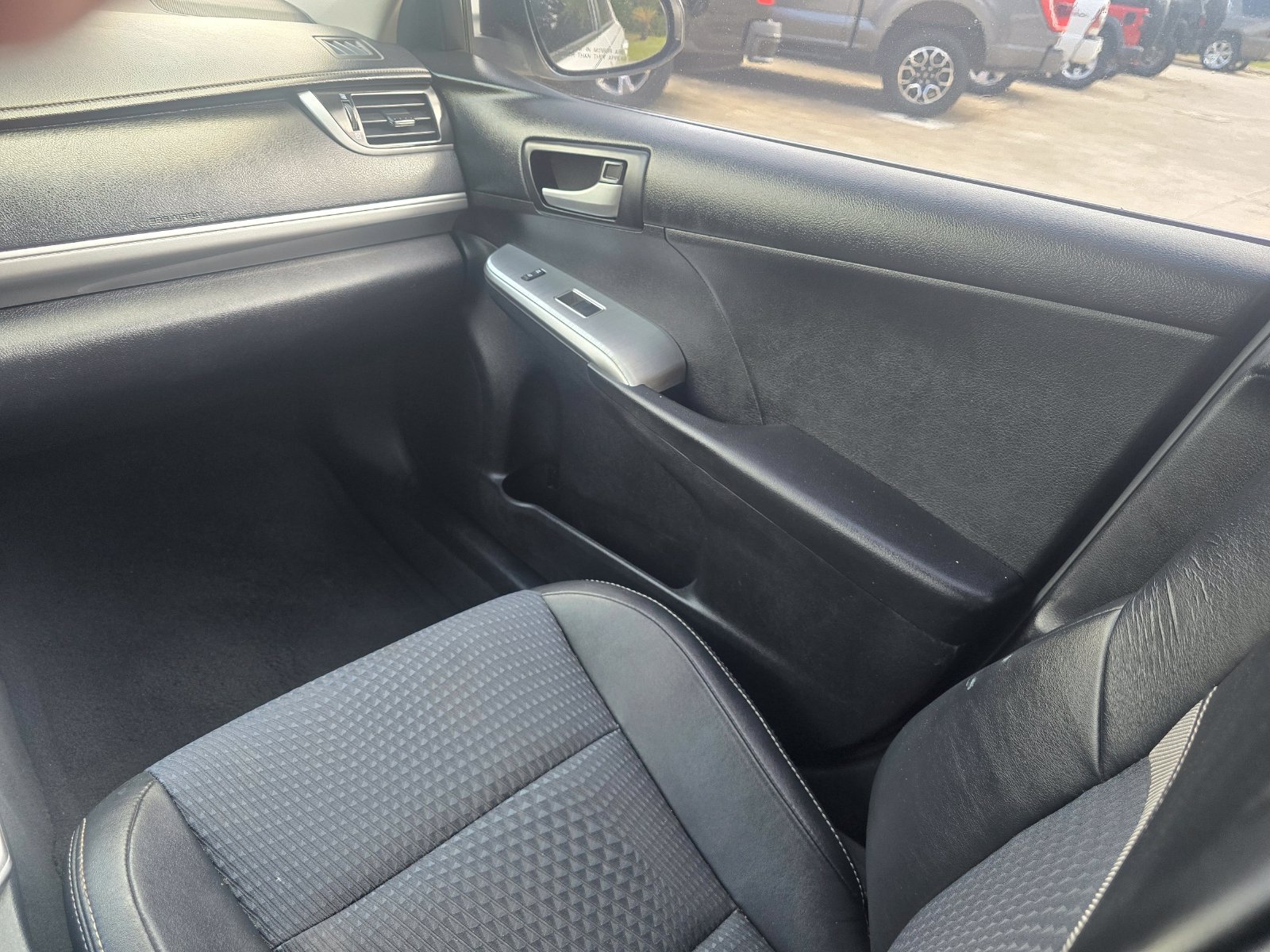 Used 2012 Toyota Camry SE FWD image 16