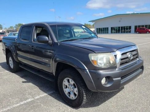 Used 2010 Toyota Tacoma PreRunner image 1