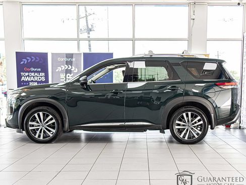 Used 2024 Nissan Pathfinder Platinum AWD/4WD image 6
