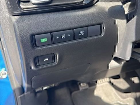 Used 2024 Nissan Sentra SV FWD image 18