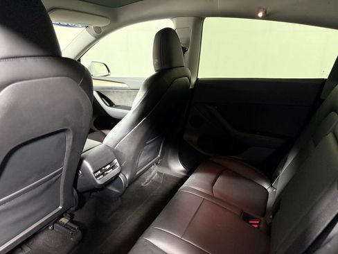 Used 2022 Tesla Model Y Long Range AWD/4WD image 24