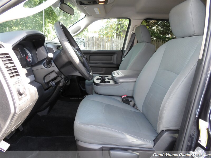 Used 2017 RAM 1500 Express w/ Express Value Package AWD/4WD image 11