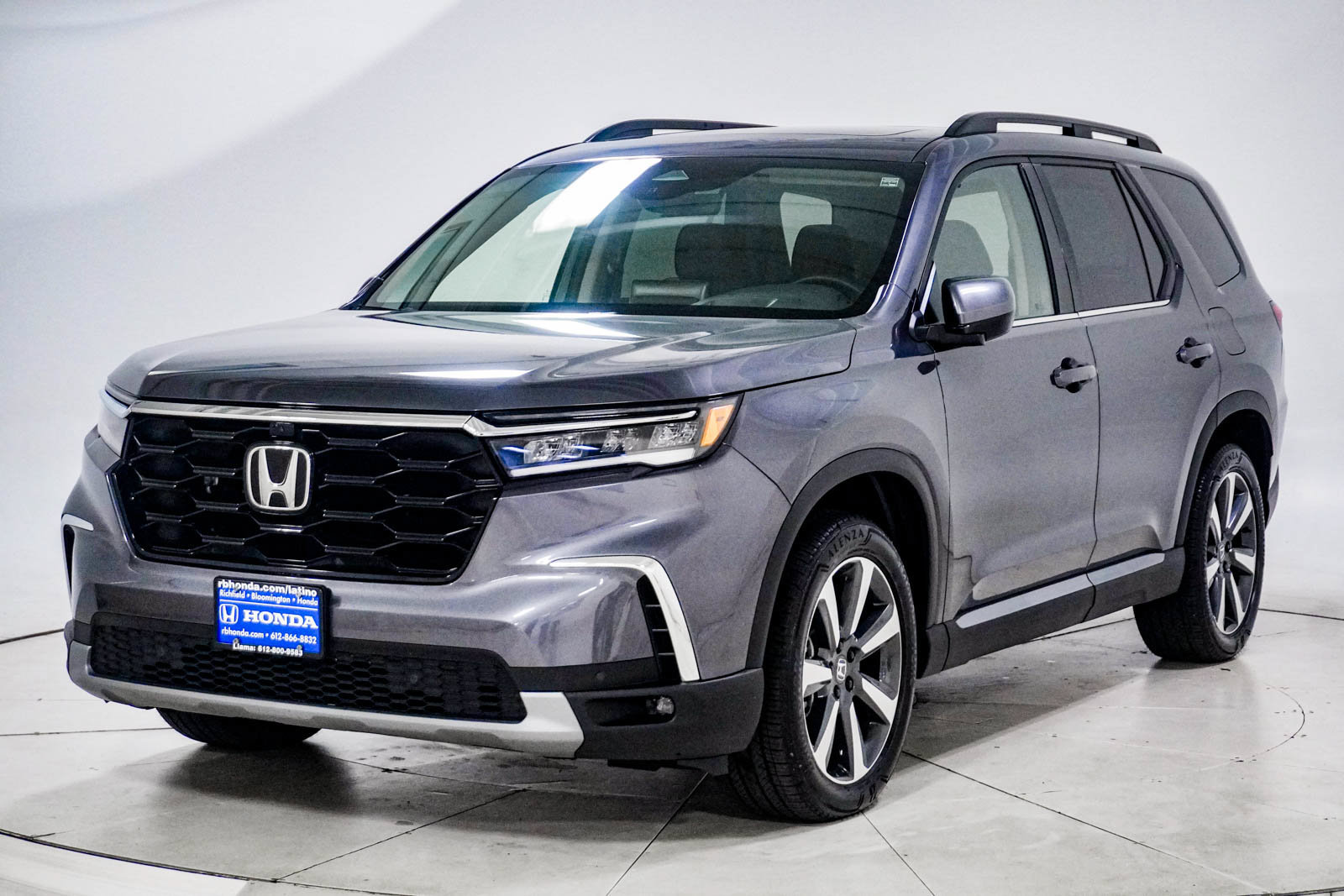 Certified 2025 Honda Pilot Elite image 3