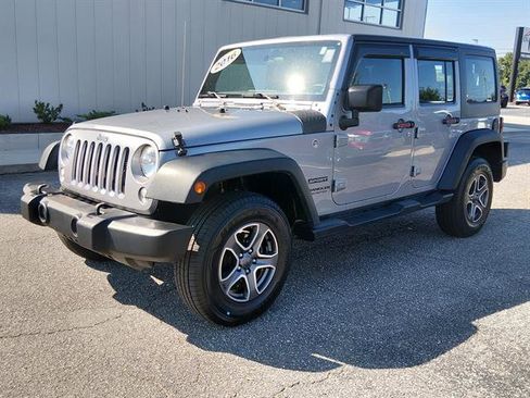 Used 2016 Jeep Wrangler Unlimited Sport w/ Connectivity Group AWD/4WD image 7