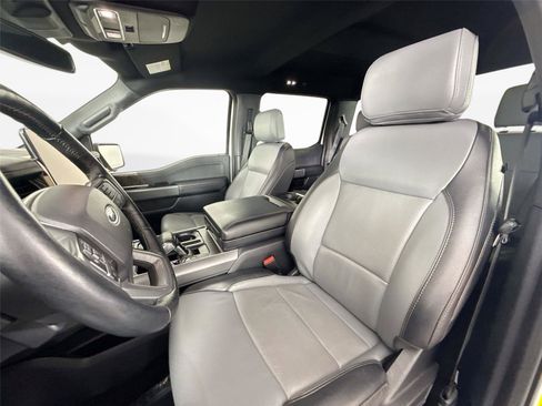 Used 2022 Ford F150 Lightning Lariat image 15