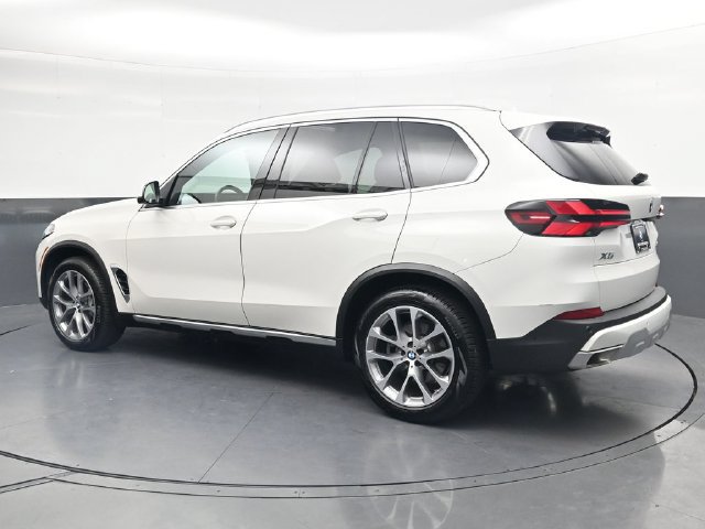 Certified 2024 BMW X5 xDrive40i w/ Parking Assistance Package AWD/4WD image 7