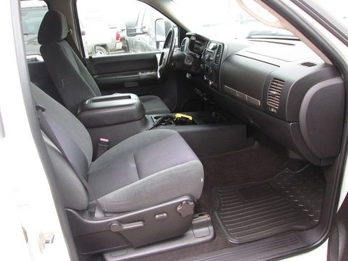 Used 2007 Chevrolet Silverado 2500 LT w/ 2LT Convenience Package AWD/4WD image 22