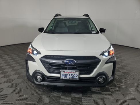 Used 2025 Subaru Outback Premium image 9